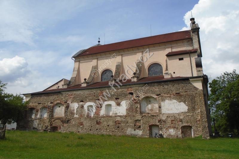 klášter pavlánů s kostelem Nejsvětější Trojice klášter pavlánů s kostelem Nejsvětější Trojice